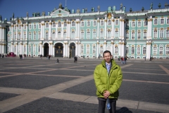 На дворцовой площади в Санкт-Петербурге